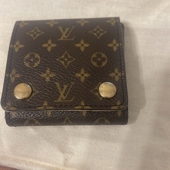 Louis Vuitton Small Jewelry Organizer - Picture 7 of 7